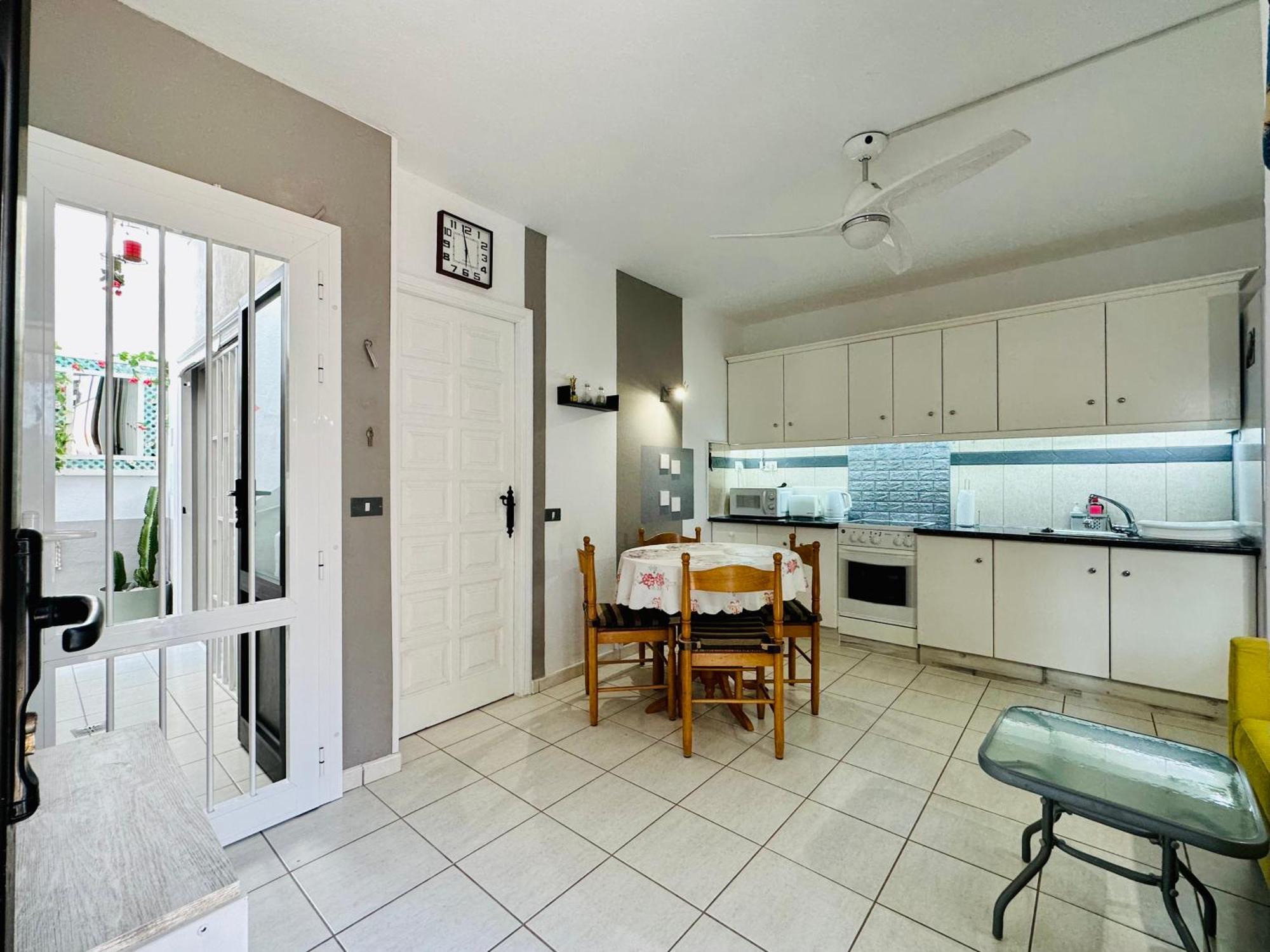 Quiet Apartment Chayofita Arona  Bagian luar foto